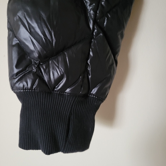 Alo Yoga Idol Quilted Down Bomber Jacket Black - Picture 4 of 9